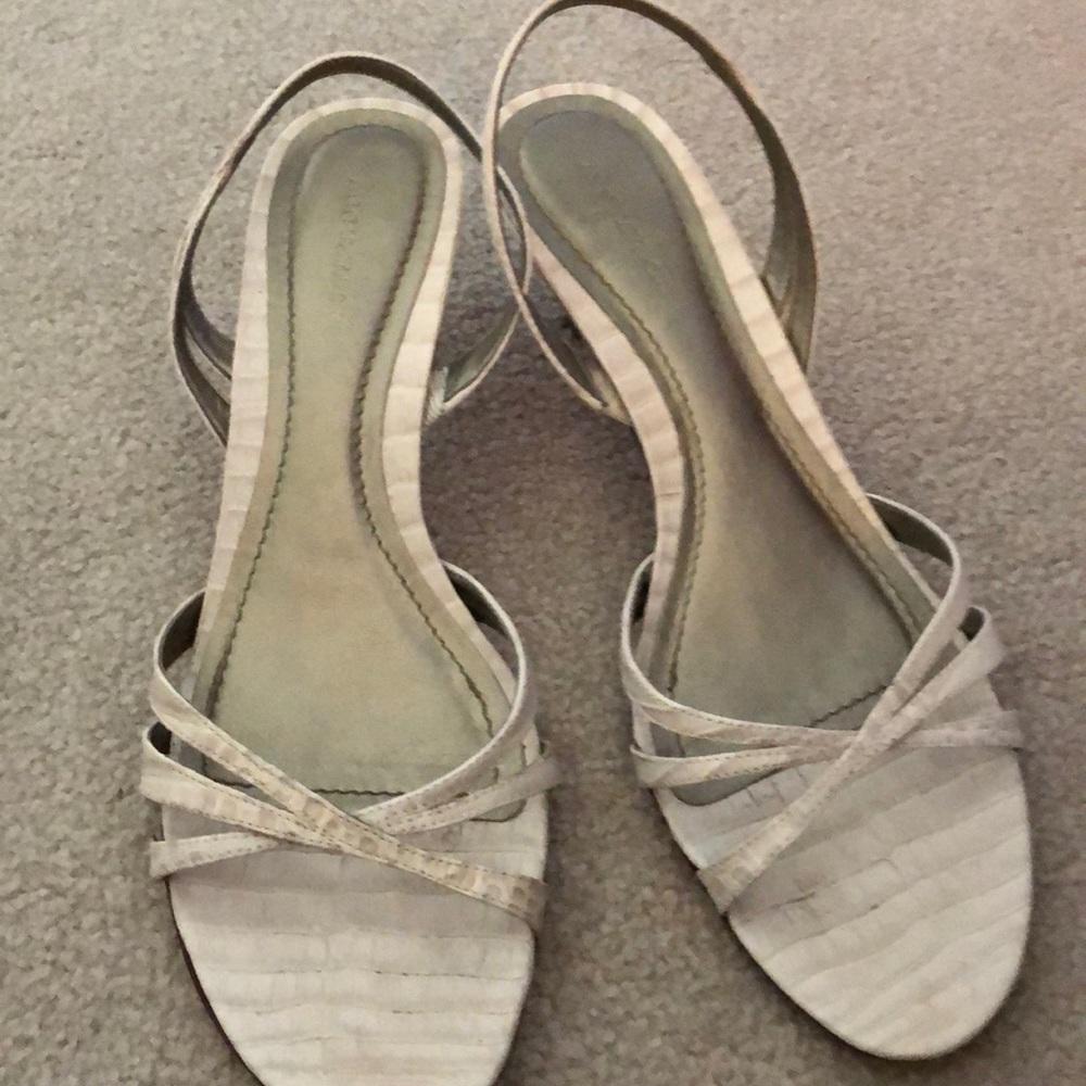 Women’s shoes